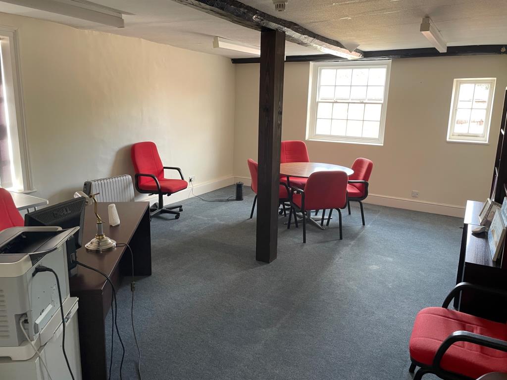 Lot: 154 - THREE STOREY PERIOD OFFICE PREMISES - 